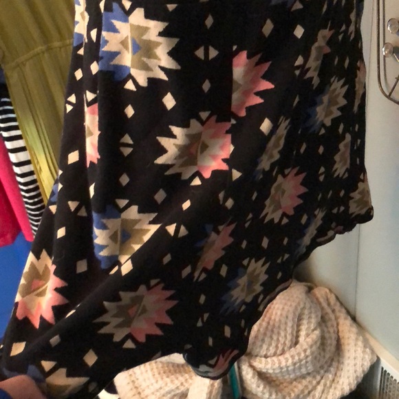 Forever 21 black print romper size small - Picture 2 of 4